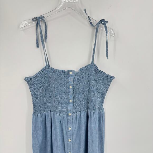 Gap dress size M sleeveless smocked chambray spaghetti strap button front cami - Picture 3 of 8